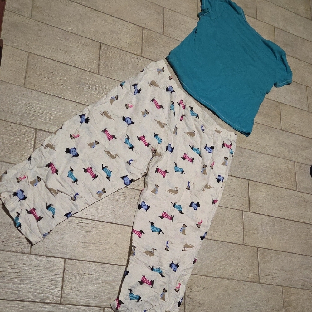 Women's XL Pajama Set with Turquoise Top and White Bottom with Puppy Print - Picture 4 of 4